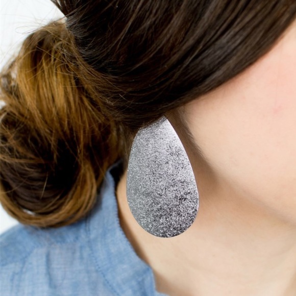 Jewelry - Silver Metal Earrings